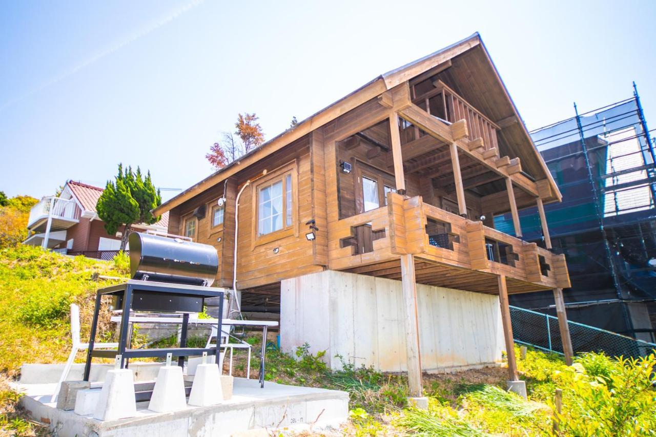 Awaji Seaside Log House In Goshiki 1 Villa Sumoto ภายนอก รูปภาพ
